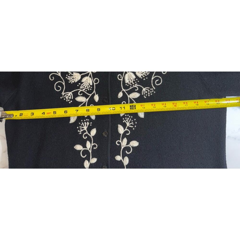 Embroidered Floral Wool Cardigan Cottagecore Romantic Grannycore Vintage Size M - Picture 9 of 13